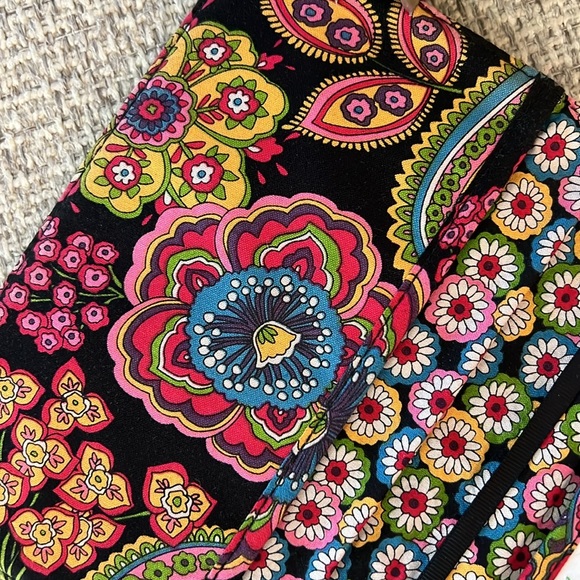 VERA BRADLEY Boho Paisley Floral Book Cover - Picture 4 of 9